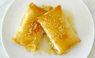branza feta invelita la foietaj